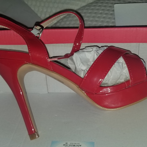 Allegra red heels size 7 - Picture 3 of 3
